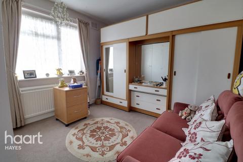 68 Adelphi Crescent, Hayes, UB4 8NB
