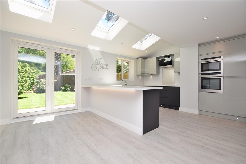 Kitchen/Dining Area