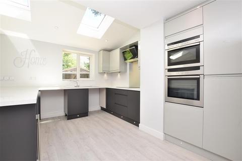 139 Warren Drive, Crawley, RH11 0DH