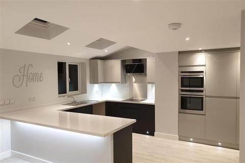 139 Warren Drive, Crawley, RH11 0DH