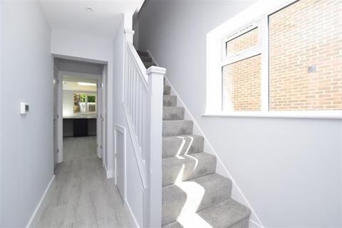 139 Warren Drive, Crawley, RH11 0DH