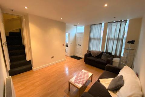 3 bedroom house share to rent - Norman Grove, Kirkstall, Leeds, LS5 3JH