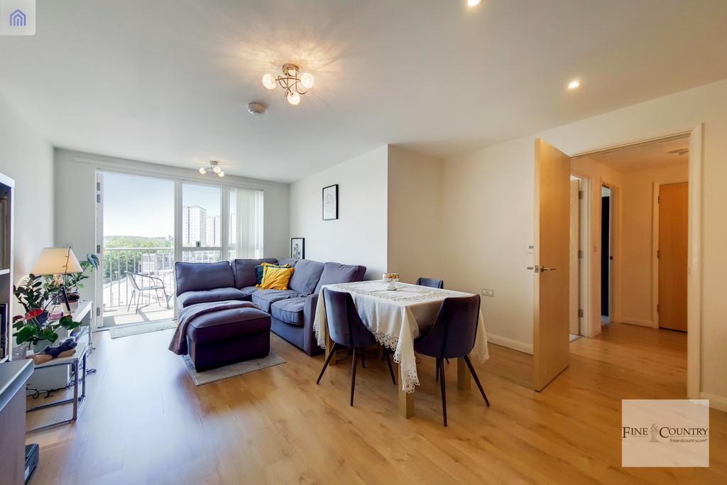 Flat 45 1 Queensland Road