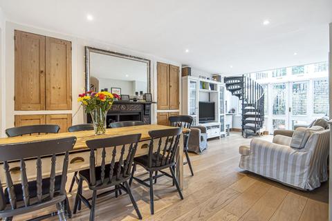 17 Aspley Road, London, SW18 2DB