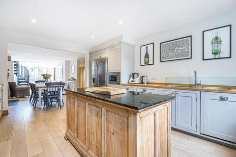 17 Aspley Road, London, SW18 2DB