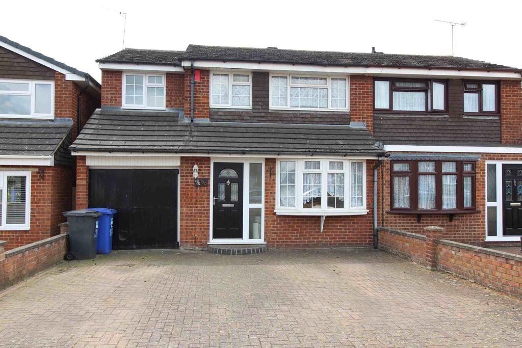 Deanshanger 3 bed house £1,295 pcm (£299 pw)