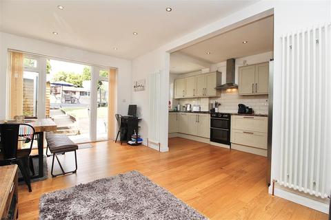 43 Pine View Road, Ipswich, IP1 4HR