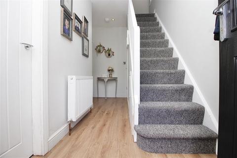 43 Pine View Road, Ipswich, IP1 4HR