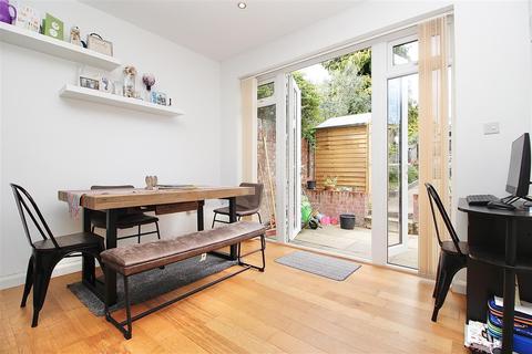43 Pine View Road, Ipswich, IP1 4HR