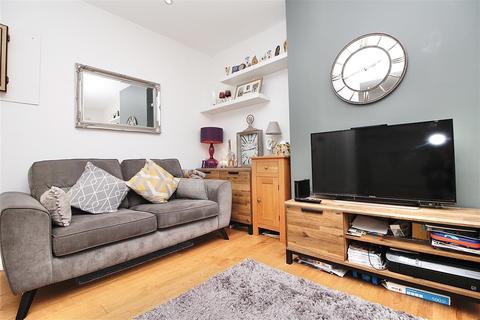43 Pine View Road, Ipswich, IP1 4HR