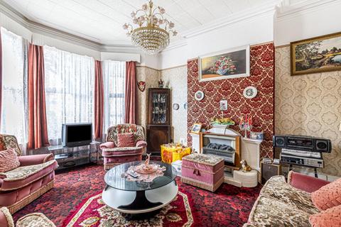 10 Sainfoin Road, London, SW17 8EP
