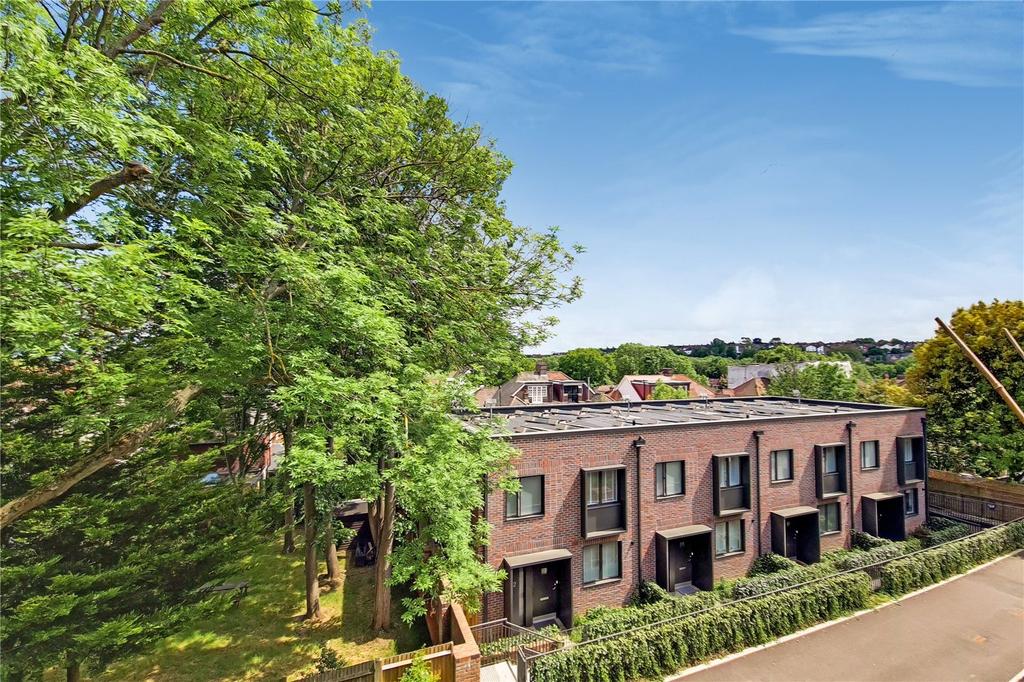 Hillside Gardens, Hillside Road, London, SW2 4 bed apartment £365,000
