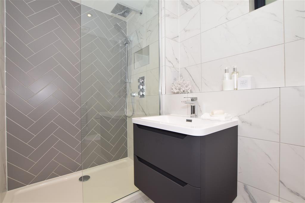 03.08 En-Suite
