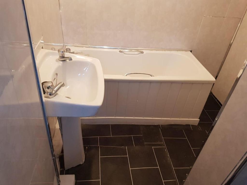 Derwent Street, Hartlepool, TS26 8BN 2 bed terraced house £27,500