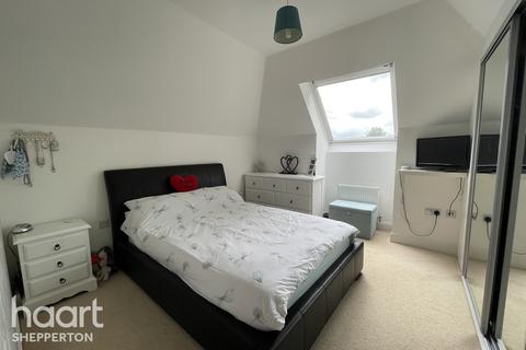 5 Andrews Gate, Shepperton, TW17 0AP