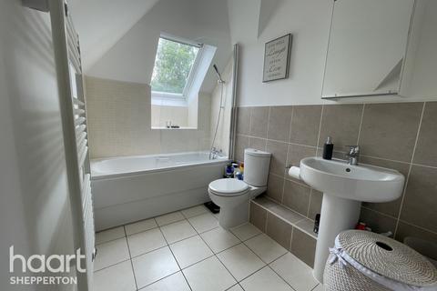 5 Andrews Gate, Shepperton, TW17 0AP