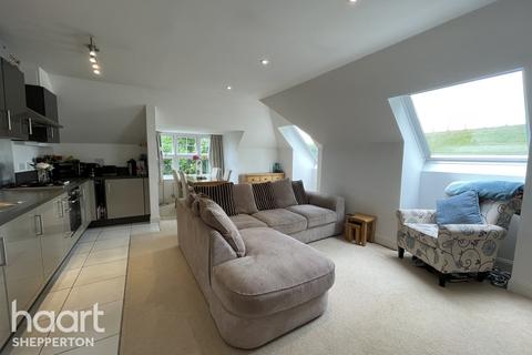 5 Andrews Gate, Shepperton, TW17 0AP