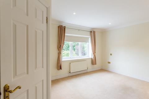 24 Pine Grove, Weybridge, KT13 9AW