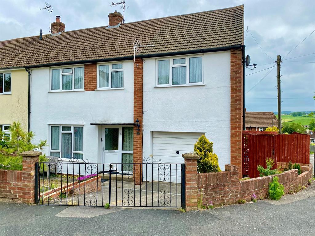 Winterbotham Road, Tilsdown, Dursley, GL11 5QU 5 bed semidetached house £295,000