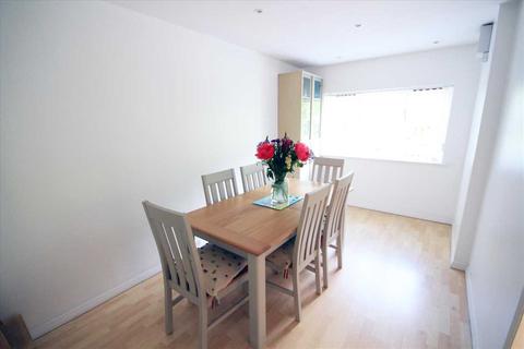 42 Malden Fields, Bushey, WD23 2QA