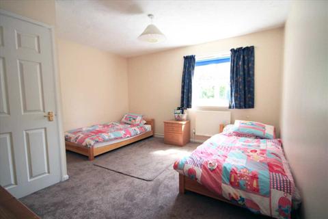42 Malden Fields, Bushey, WD23 2QA