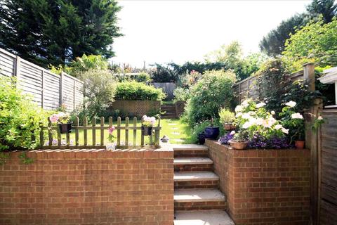 42 Malden Fields, Bushey, WD23 2QA