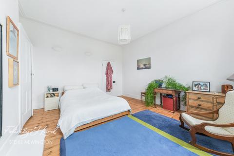 21b Osbaldeston Road, London, N16 7DJ