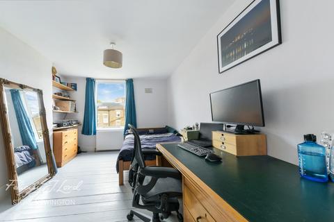 21b Osbaldeston Road, London, N16 7DJ