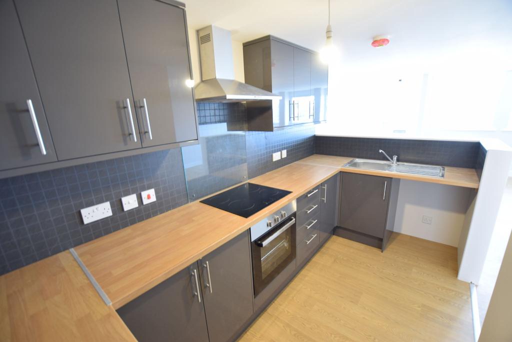 Reunion House, Ellis Road, Clacton on Sea 2 bed £850 pcm