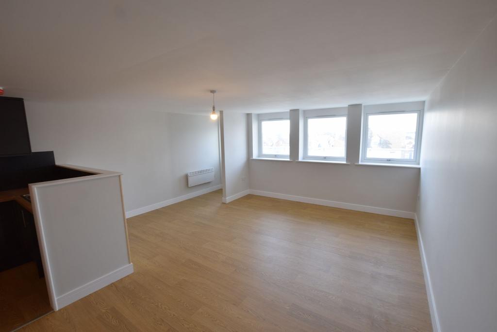 Reunion House, Ellis Road, Clacton on... 2 bed £850 pcm (£