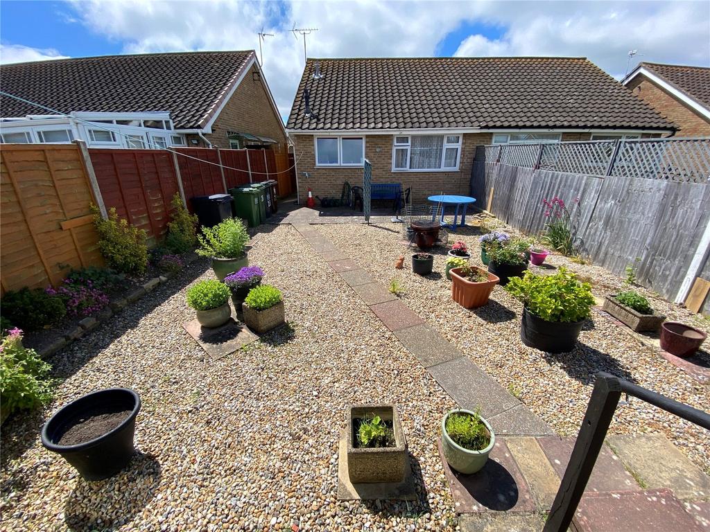 Kipling Walk, Eastbourne, BN23 2 bed bungalow £265,000