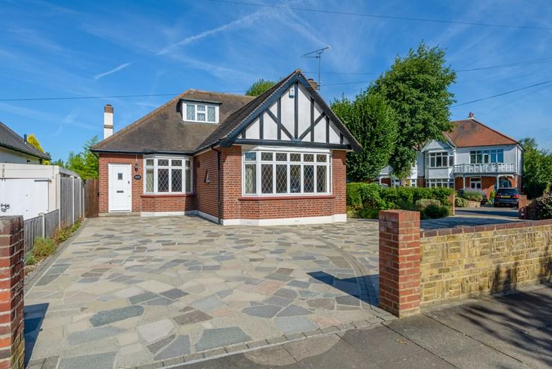 Tyrone Road, Thorpe Bay, SS1 4 bed bungalow for sale £799,995