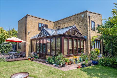 1 Moat End, Southend-on-sea, SS1 3QA