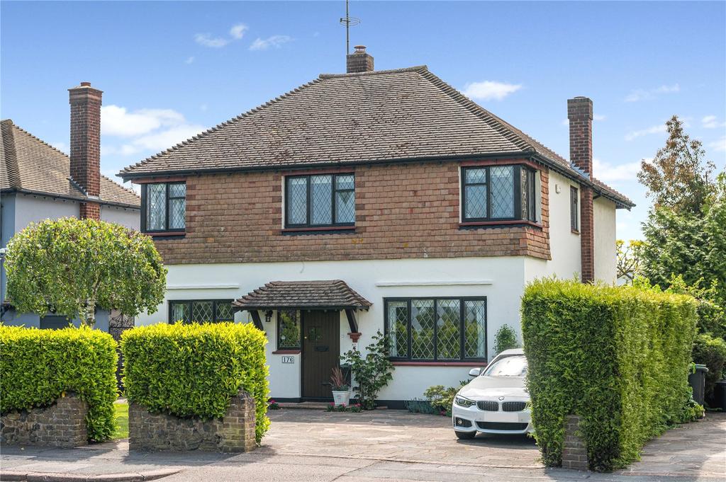 Shoebury Road, Thorpe Bay, SS1 4 bed detached house £850,000
