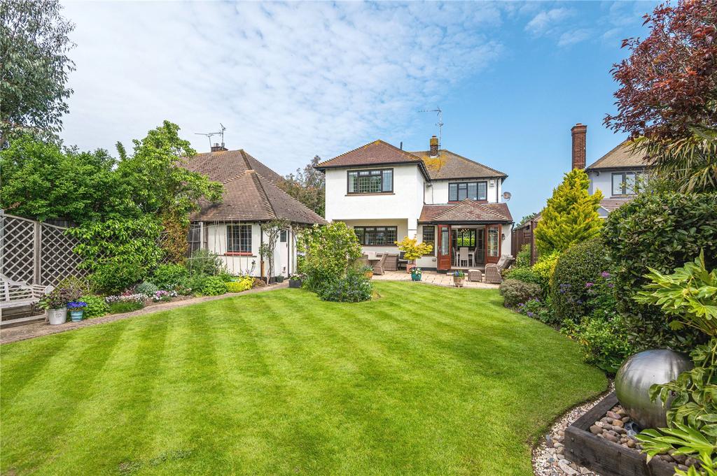 Shoebury Road, Thorpe Bay, SS1 4 bed detached house £850,000
