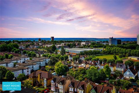 2 bedroom penthouse for sale - Beaumont Court, 61-71 Victoria Avenue, Southend On Sea, Essex, SS2