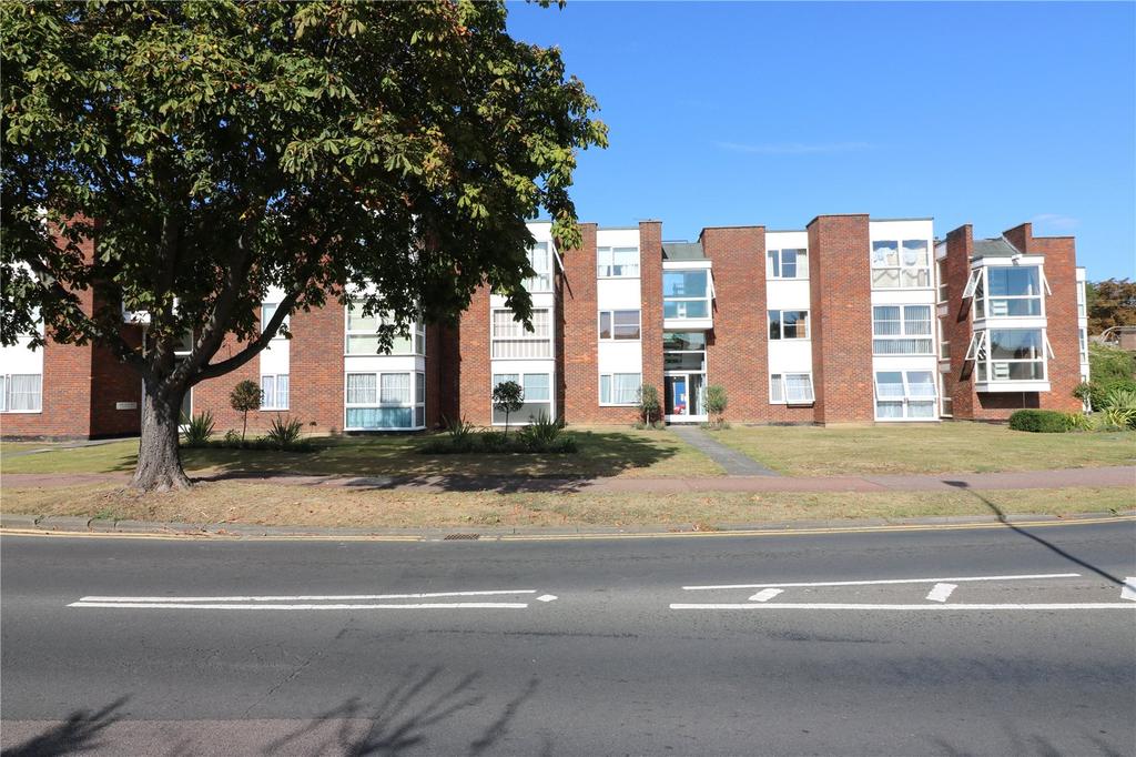 Crispins, 199 Thorpe Hall Avenue... 2 bed apartment £950 pcm (£219 pw)