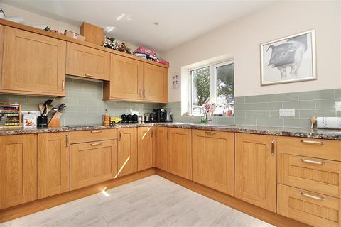 7 Broadmere Road, Ipswich, IP1 5BU