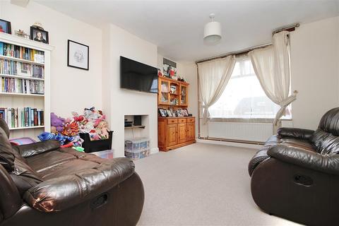 7 Broadmere Road, Ipswich, IP1 5BU