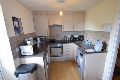 2 bedroom flat to rent, Harlech House, Carnarvon Road, Clacton-on-Sea