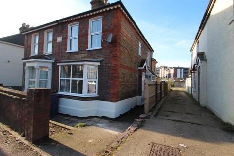 5 bedroom semi-detached house to rent - Hughenden Road, Hp13