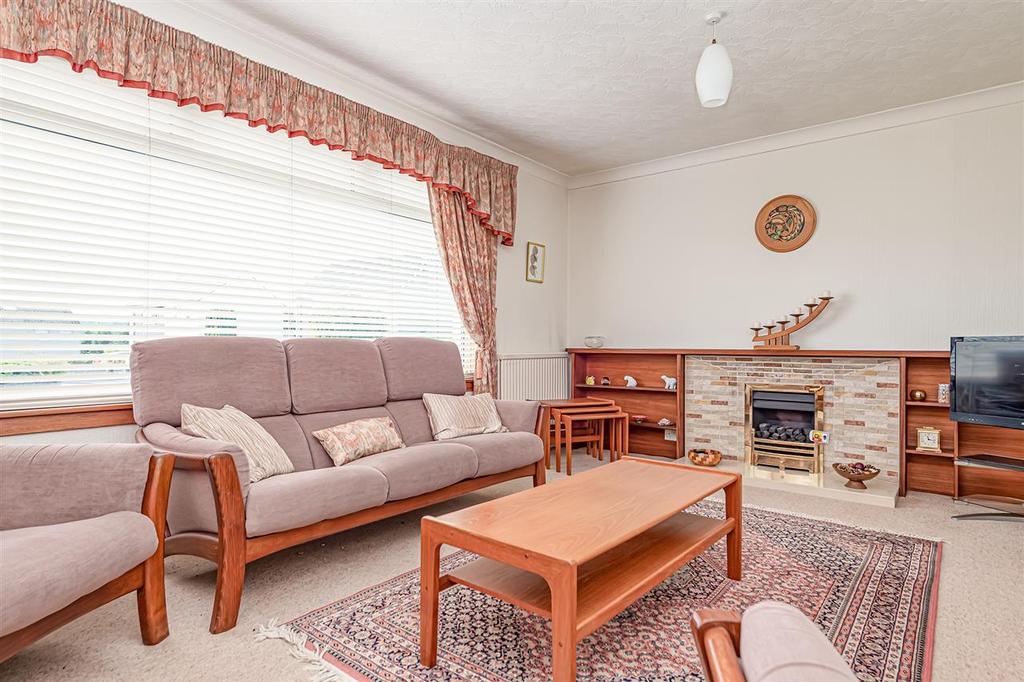 Beech Crescent, South Broomage, Larbert 4 bed detached house £250,000