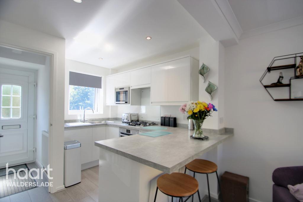 Clover Bank View, Chatham 2 bed end of terrace house £220,000