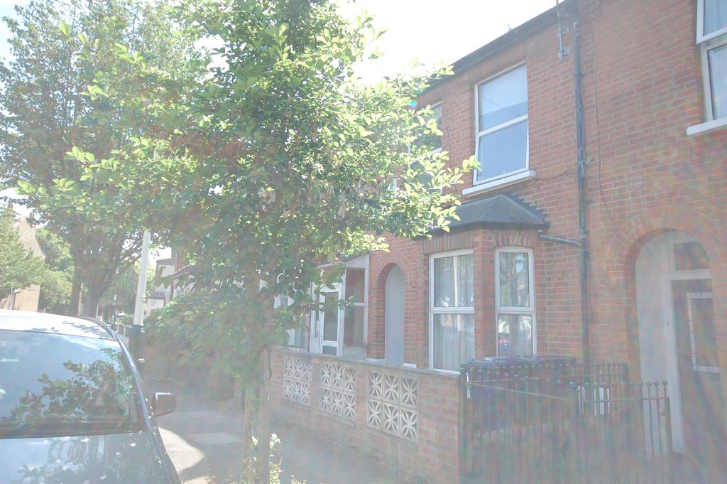 Road, Ealing W5 4 bed terraced house £1,898 pcm (£438 pw)