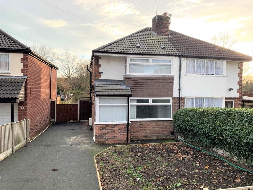 Lickers Lane, Whiston 3 bed semidetached house £900 pcm (£208 pw)