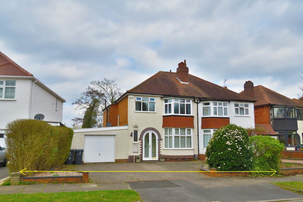 Front Elevation Showing Full Width Of Plot