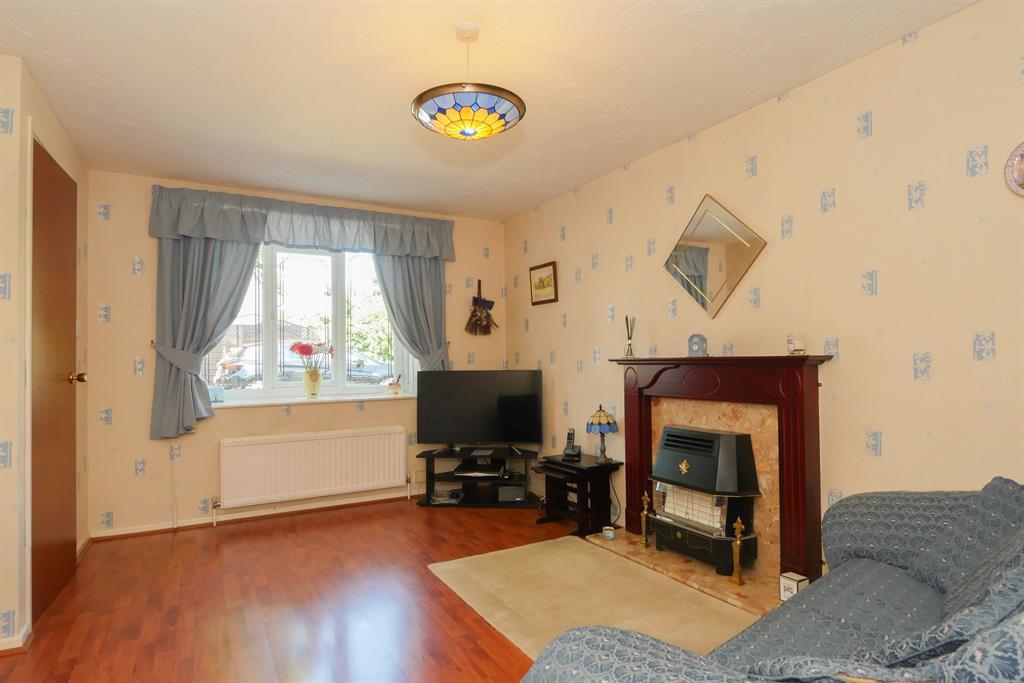 Norwood Crescent, Stanningley, LS28 2 bed townhouse £175,000
