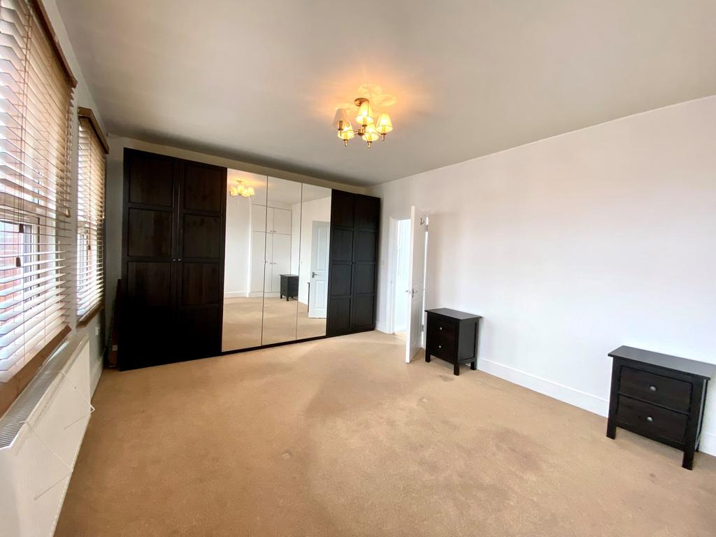 Honor Oak Park, London SE23 3 bed £1,700 pcm (£392 pw)