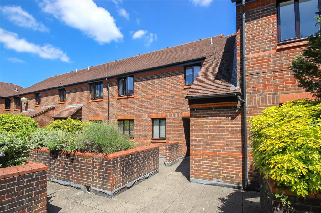 Victoria Street, St. Albans 1 bed flat £275,000