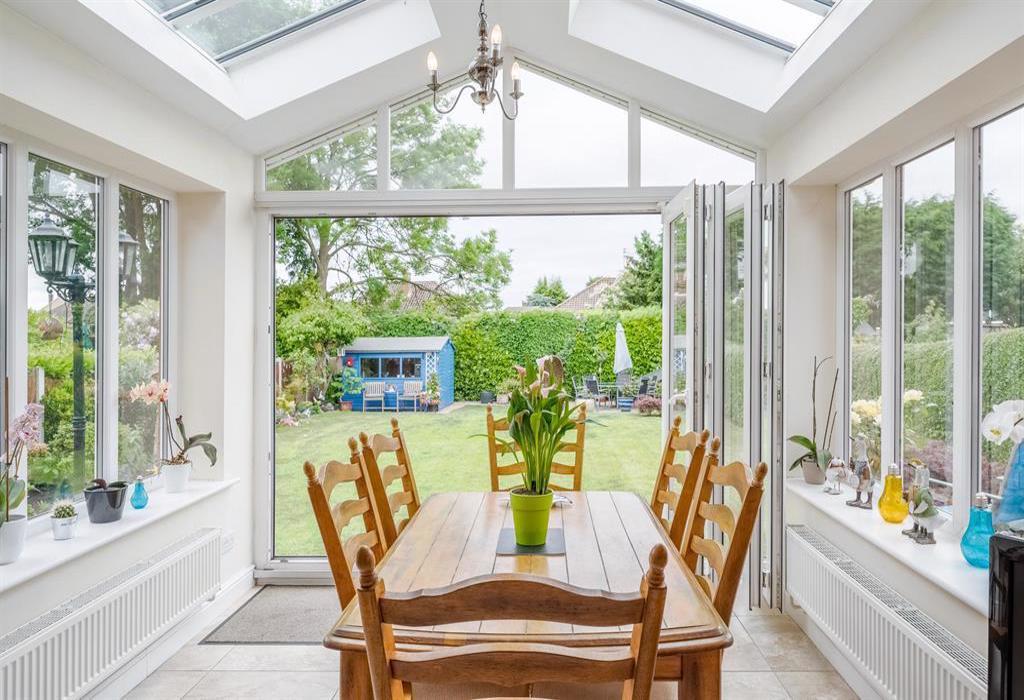 Whittington Road, Stourbridge, DY8 3DD 3 bed detached house £475,000